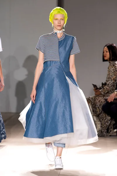 Look 18